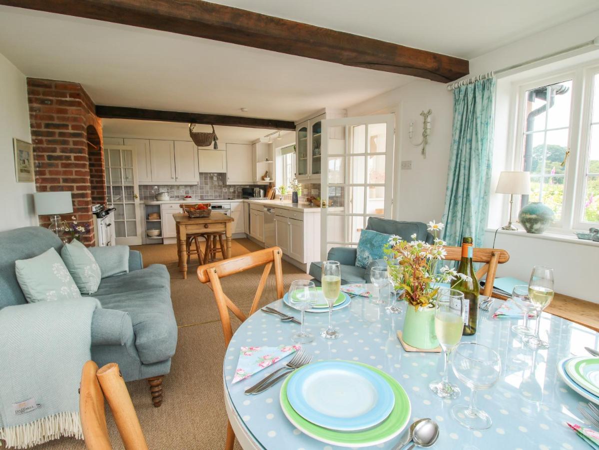 לאדלו Lower Woodend Cottage מראה חיצוני תמונה