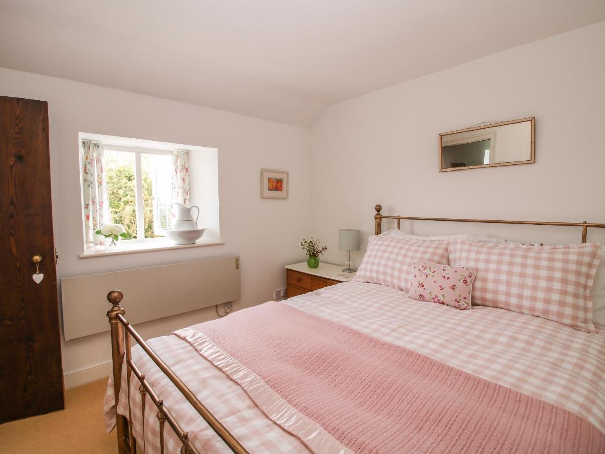 לאדלו Lower Woodend Cottage מראה חיצוני תמונה